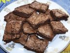 Brownies s tmavým cukrem a lískovými oříšky